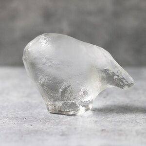 Vintage Swedish glass polar bear Pukeberg figurine paperweight frosted